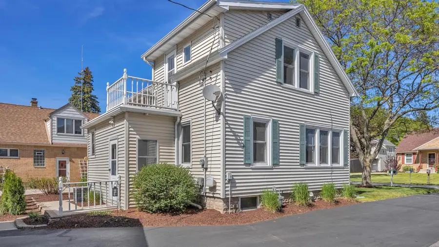 932 N 37th STREET, Sheboygan, WI 53081 - #3