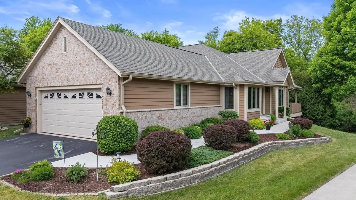 W243N2205 Deer Park COURT #B, Pewaukee, WI 53072 - #1