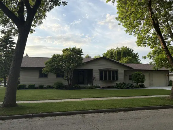 82 Eastbrook LANE, Fond Du Lac, WI 54935