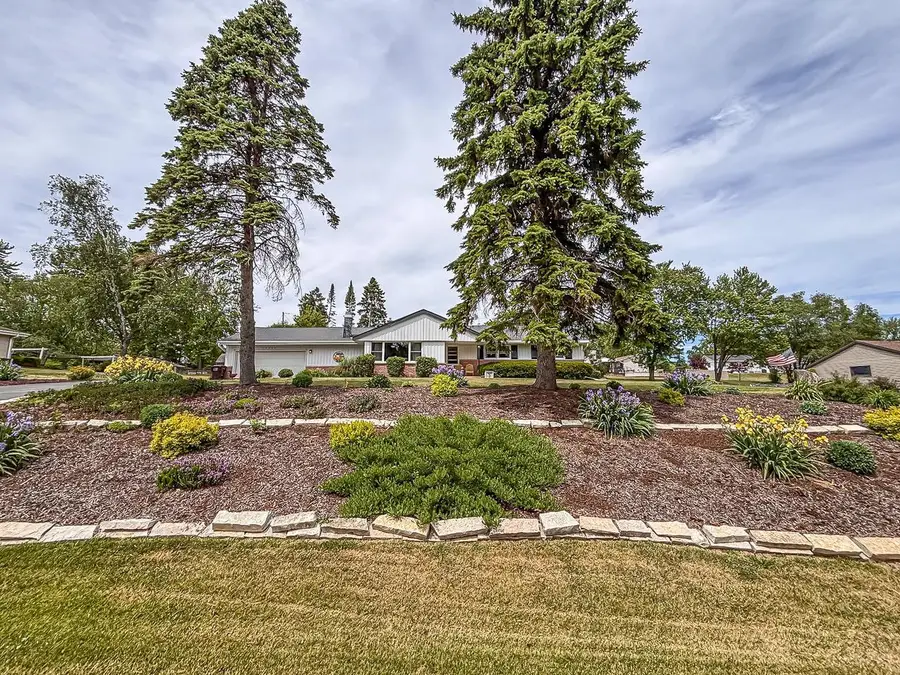 18260 W Willow ROAD, New Berlin, WI 53146 - #2