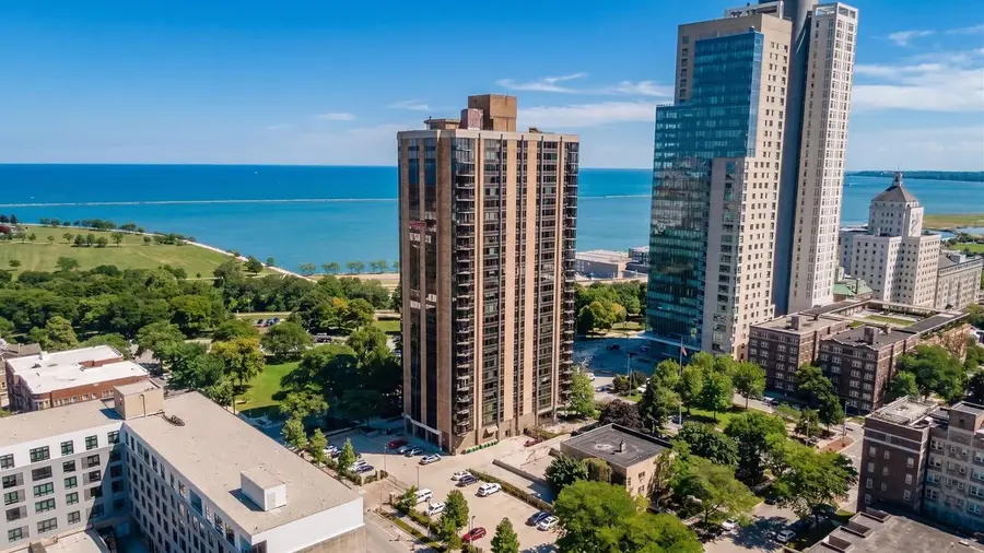 929 N Astor STREET #203, Milwaukee, WI 53202 - #3