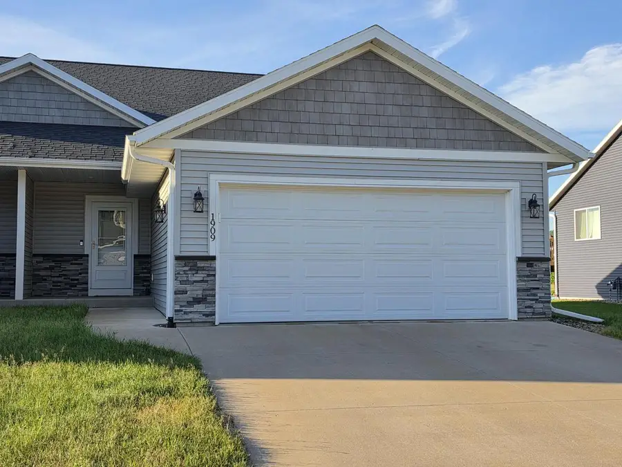 1909 Prairie PLACE, Holmen, WI 54636 - #2