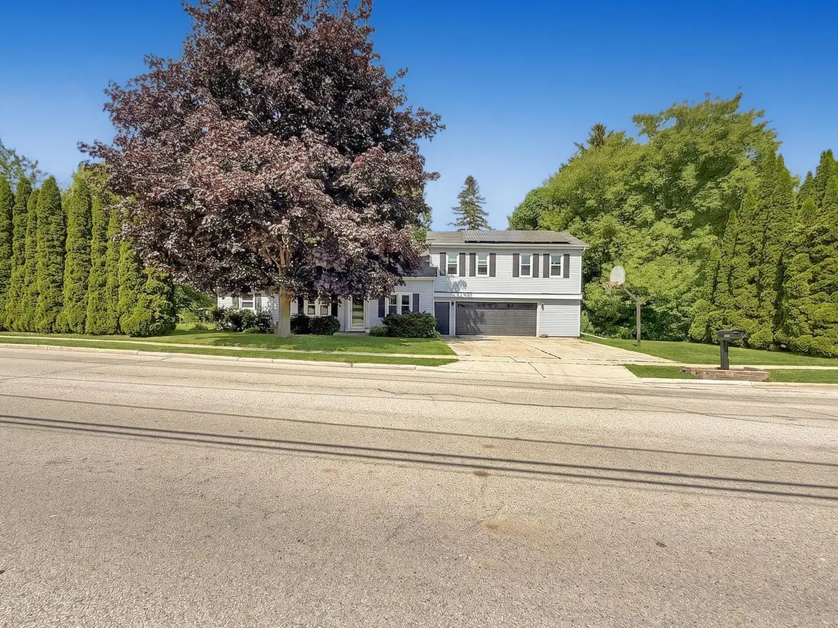 300 Fairview DRIVE, Plymouth, WI 53073 - #1