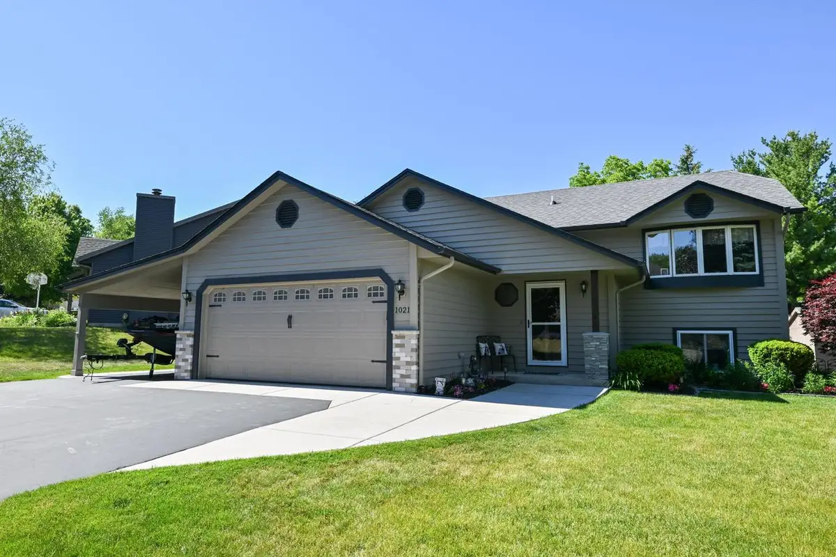 1021 Eton COURT, Hartland, WI 53029 - #1