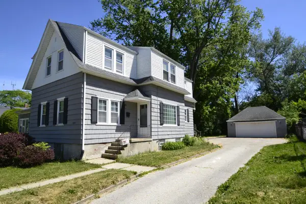 839 W Glendale AVENUE, Glendale, WI 53209