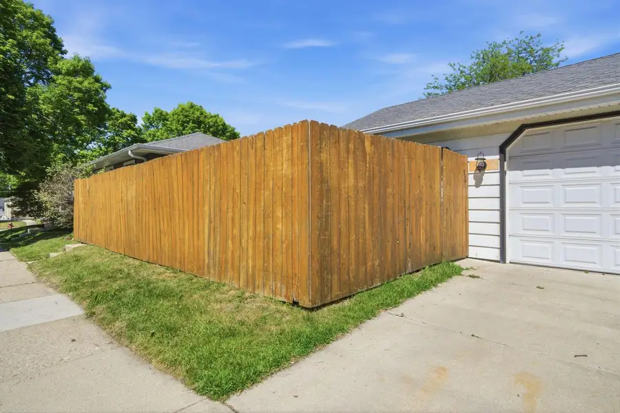 4554 S Vermont AVENUE, Saint Francis, WI 53235 - #3