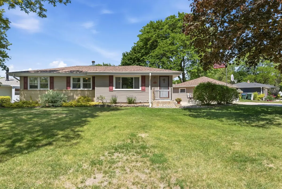 5426 Middleton DRIVE, Greendale, WI 53129 - #1