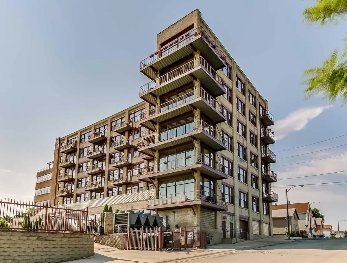 215 W Maple STREET #607, Milwaukee, WI 53204 - #1