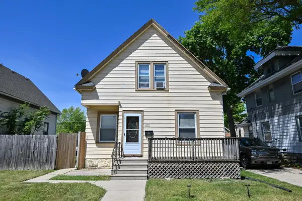 1557 S 71st STREET, West Allis, WI 53214