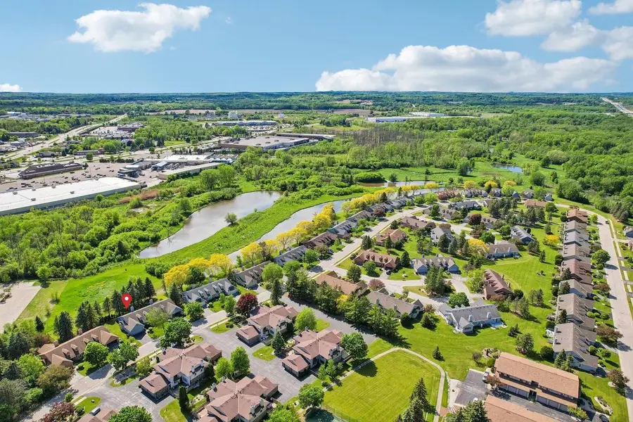 W178N9743 Riversbend CIRCLE W, Germantown, WI 53022 - #2