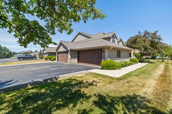 2165 Broken Hill ROAD #1, Waukesha, WI 53188
