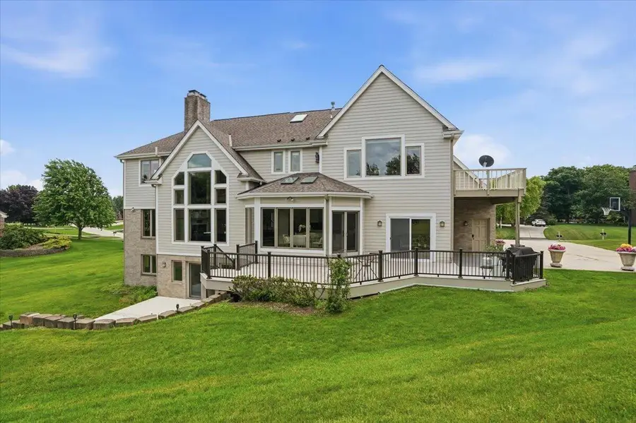 N28W30244 Red Hawk COURT, Pewaukee, WI 53072 - #2