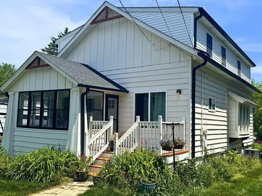 4221 Wood ROAD, Mount Pleasant, WI 53403 - #2