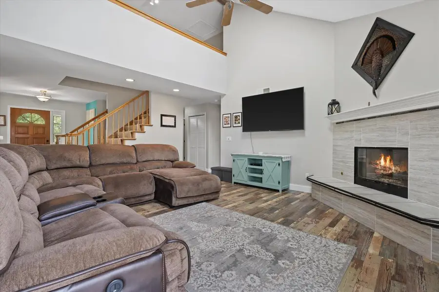 N7101 Lakeshore AVENUE, Elkhorn, WI 53121 - #3
