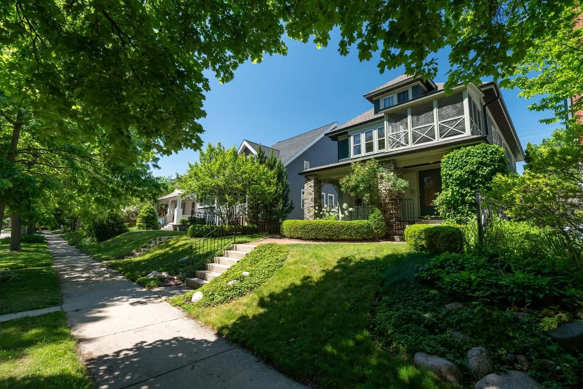 3815 N Farwell AVENUE #3817, Shorewood, WI 53211 - #1