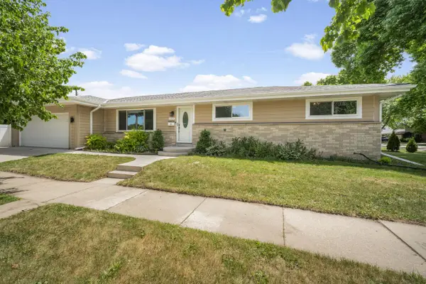 11825 W Washington STREET, West Allis, WI 53214