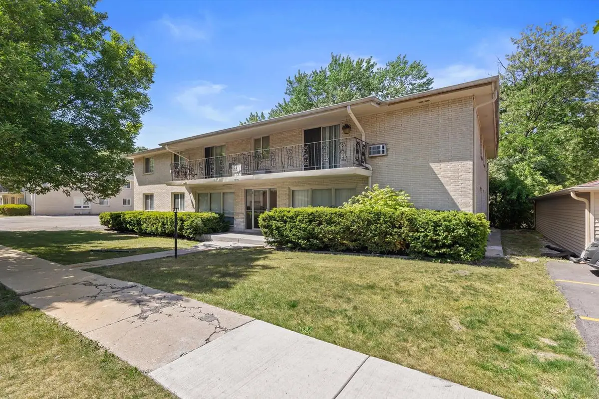 10112 W Sharon LANE, Milwaukee, WI 53225 - #1