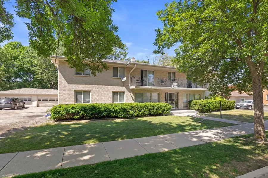 10112 W Sharon LANE, Milwaukee, WI 53225 - #2