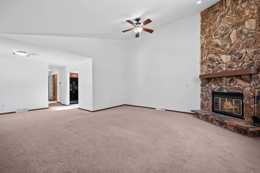 213 S Grandview BOULEVARD #215, Waukesha, WI 53188 - #3