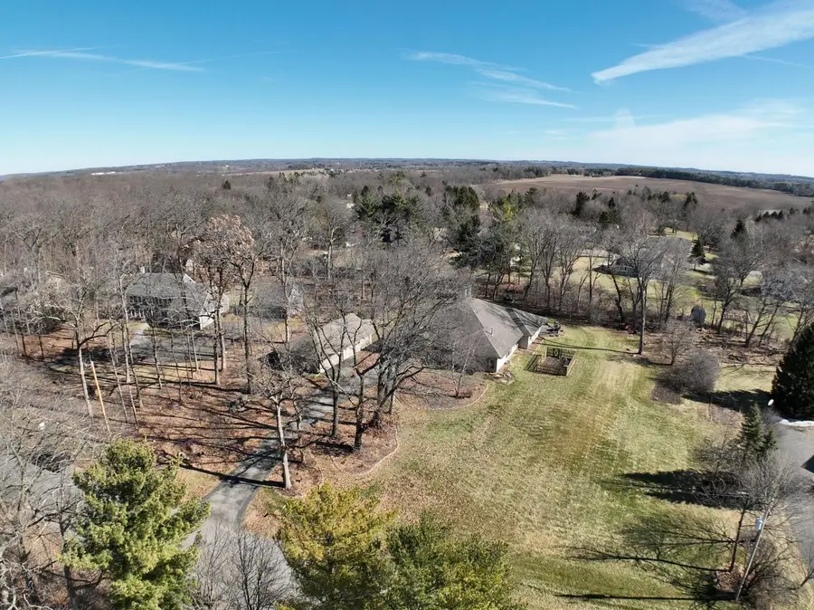 W307N6992 Club CIRCLE E, Hartland, WI 53029 - #3