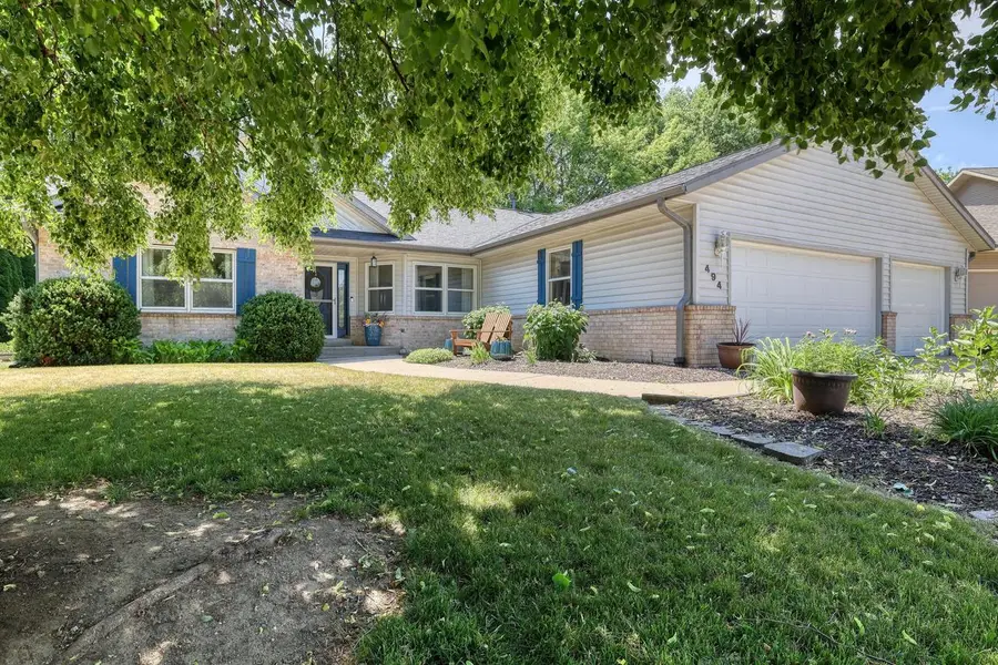 494 Quinlan COURT, Pewaukee, WI 53072 - #2
