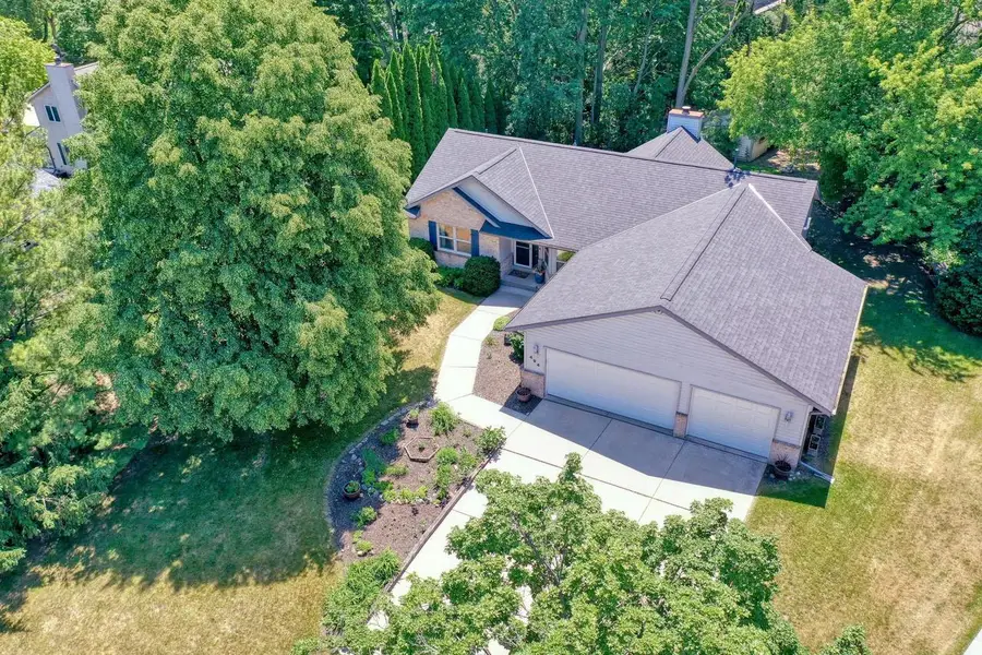494 Quinlan COURT, Pewaukee, WI 53072 - #3