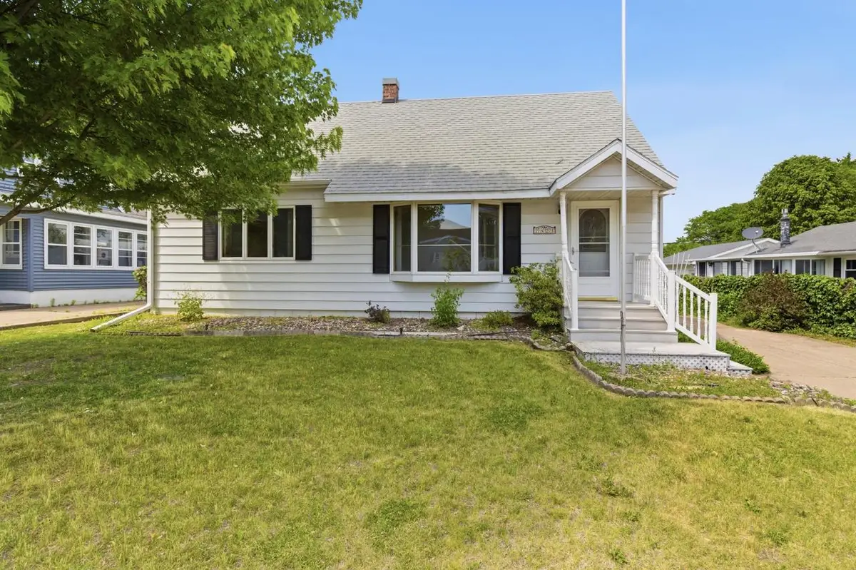 2821 Birch STREET, La Crosse, WI 54601 - #1