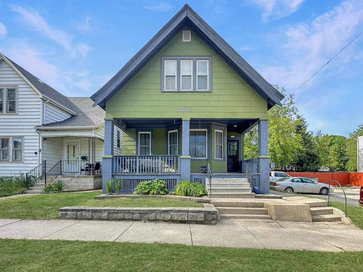3758 E Layton AVENUE, Cudahy, WI 53110 - #1