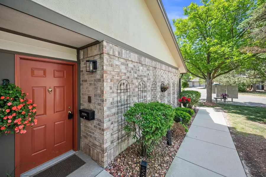 500 W Bender ROAD #61, Glendale, WI 53217 - #2