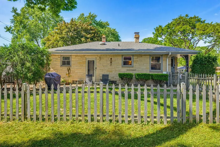 2569 S 97th STREET, West Allis, WI 53227 - #2