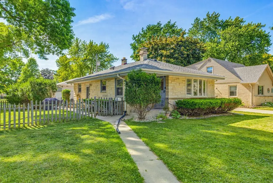 2569 S 97th STREET, West Allis, WI 53227 - #3