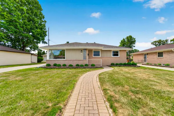 1505 Mackinac AVENUE, South Milwaukee, WI 53172