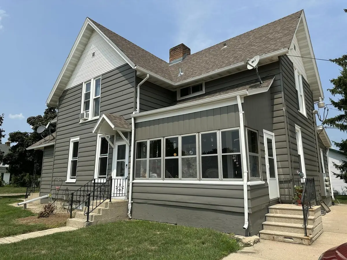 204 Park AVENUE, Waupun, WI 53963 - #1