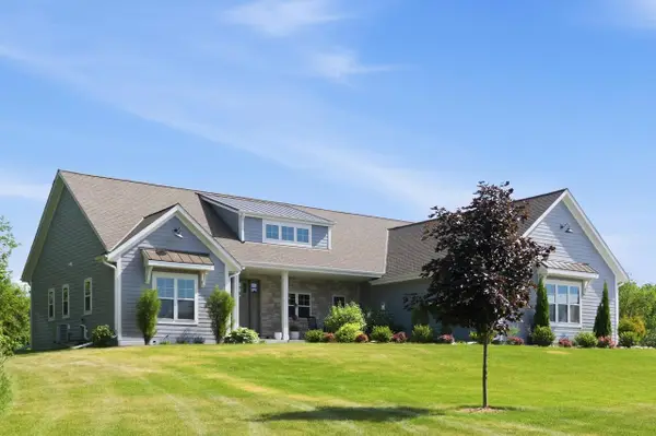 N52W30587 Moraine DRIVE, Hartland, WI 53029