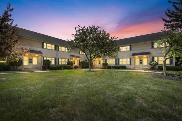 4910 N Shoreland AVENUE, Whitefish Bay, WI 53217