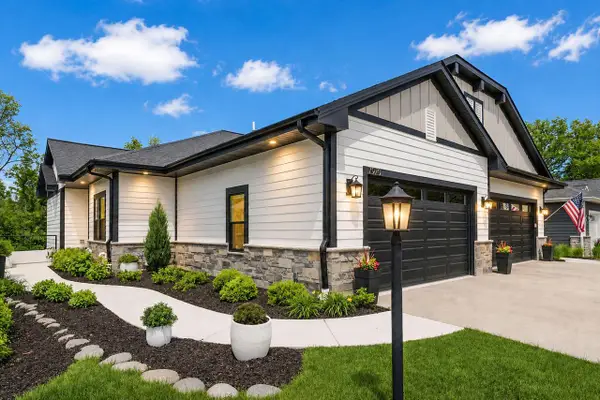 7970 W Stone Ridge DRIVE #85-1, Lannon, WI 53046
