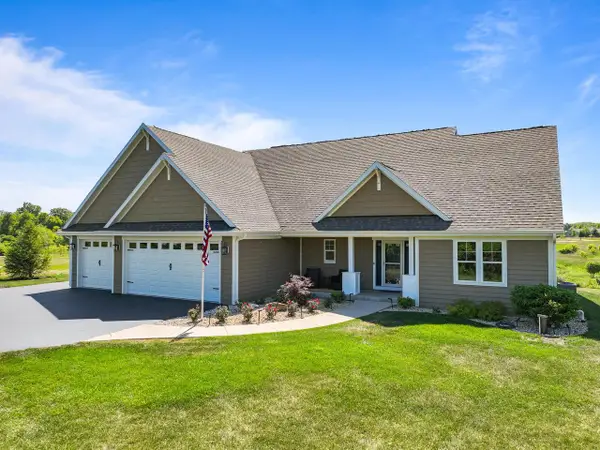 N1451 Maple Ridge ROAD, Lake Geneva, WI 53147