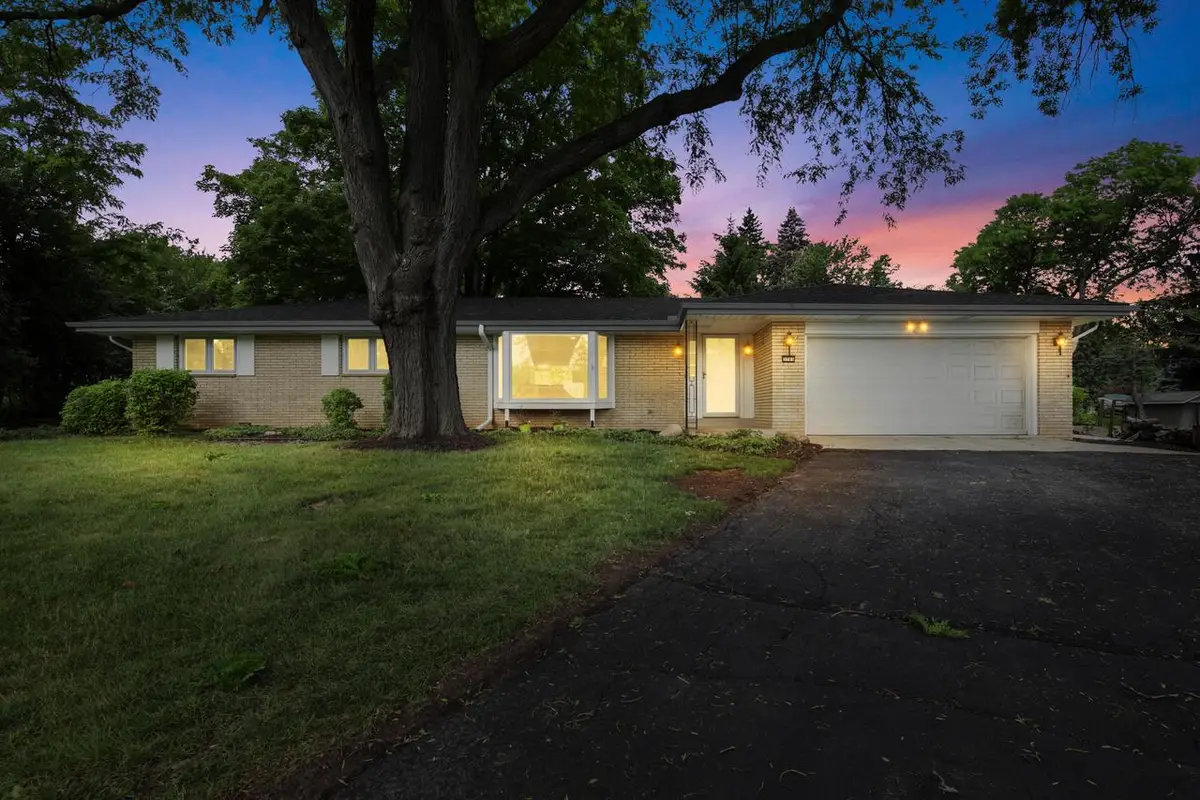 3285 Wetzel LANE, Brookfield, WI 53005 - #1
