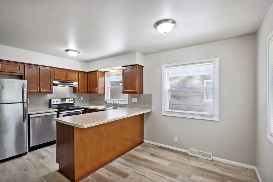 6437 Powell PLACE #6439, Wauwatosa, WI 53213 - #3