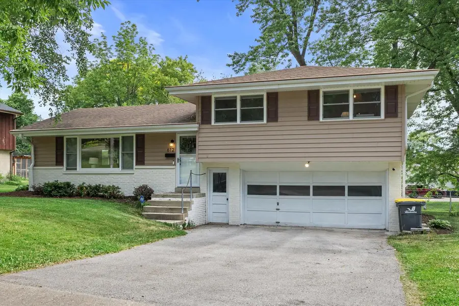 612 Lee COURT, Waukesha, WI 53186 - #2