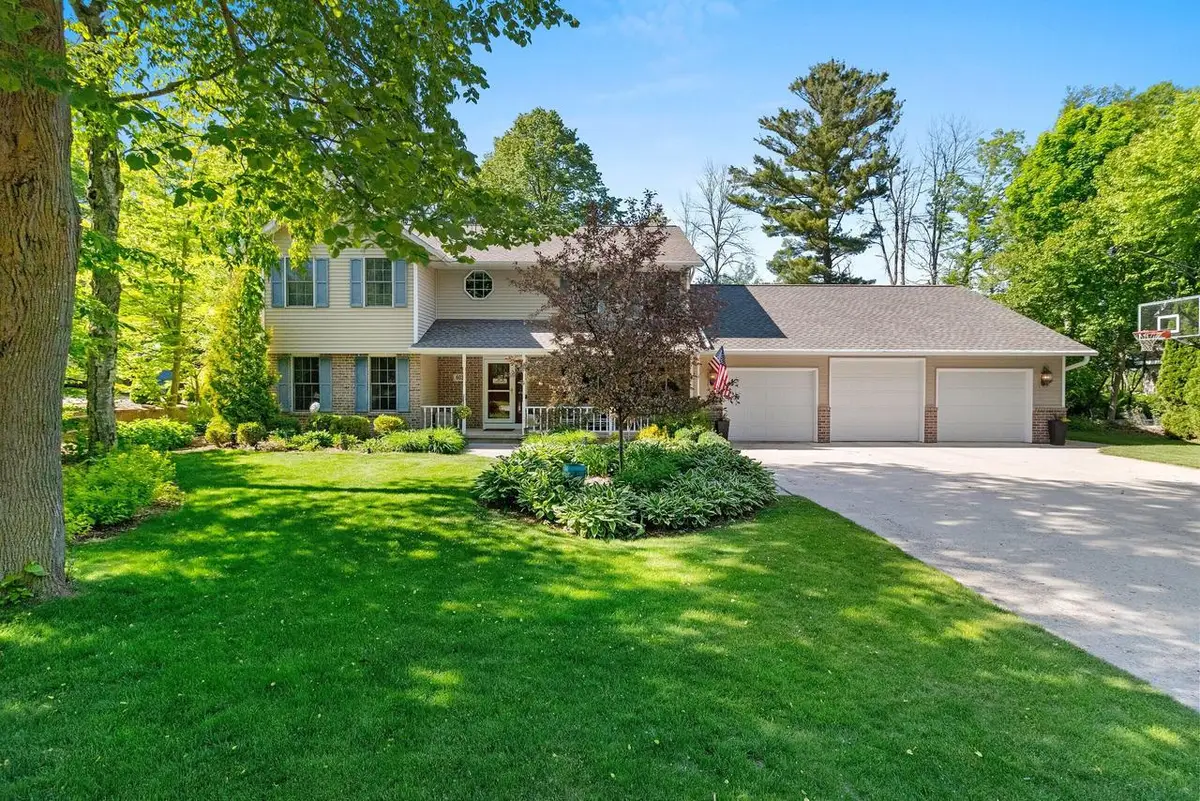 602 Wild Oak DRIVE, Manitowoc, WI 54220 - #1