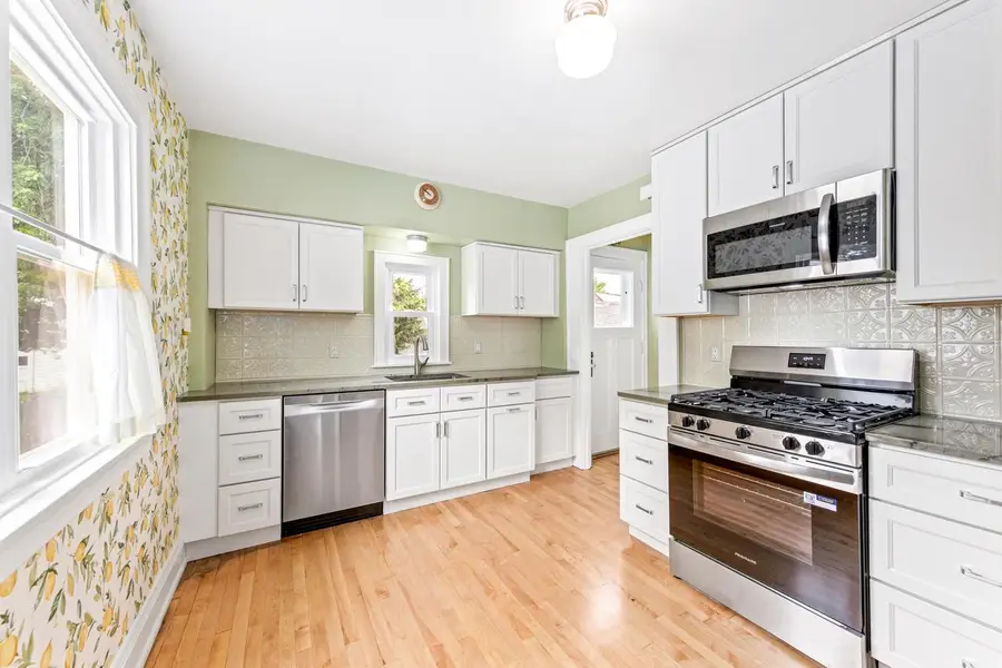 6820 W Hayes AVENUE, West Allis, WI 53219 - #2