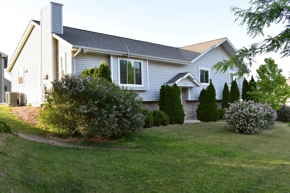 1524 E Monroe AVENUE, Hartford, WI 53027 - #1