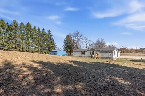 W8418 Hemlock ROAD, Beaver Dam, WI 53916
