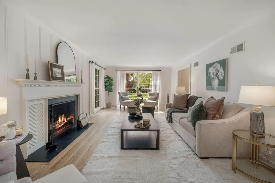 6336 N Berkeley BOULEVARD, Whitefish Bay, WI 53217 - #2