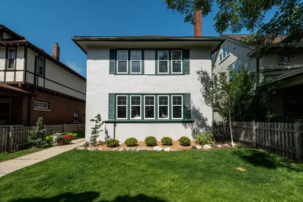 3033 N Murray AVENUE, Milwaukee, WI 53211