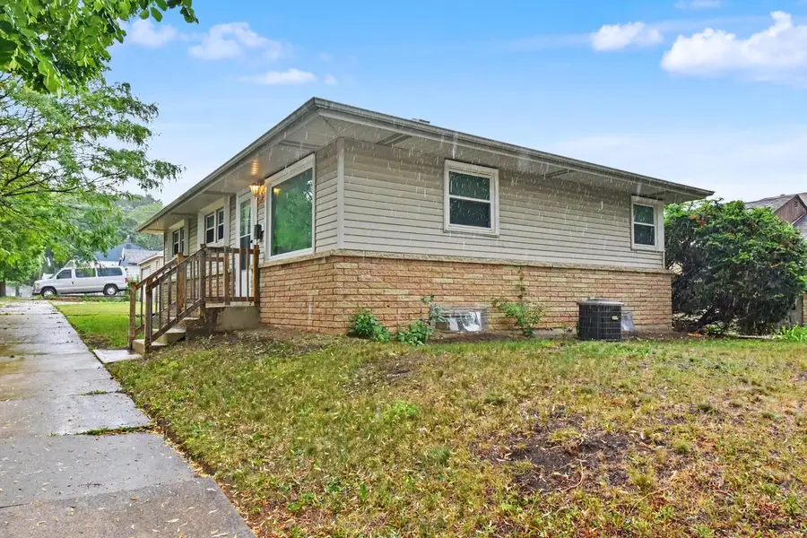 7400 W Melvina STREET, Milwaukee, WI 53216 - #2