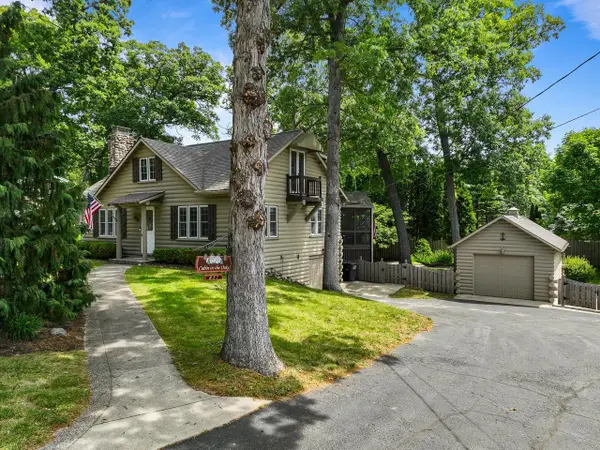837 Van Slyke DRIVE, Fontana, WI 53125