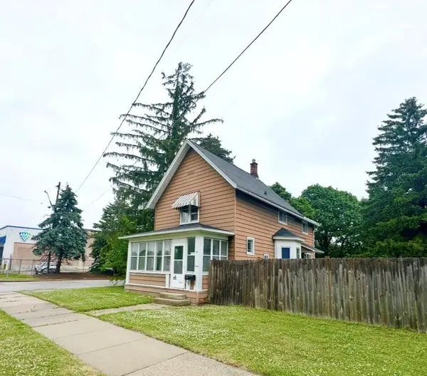 1615 White Rock AVENUE, Waukesha, WI 53186