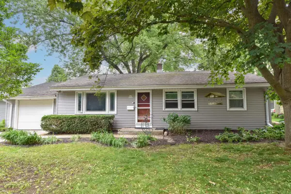 W170N9340 Woodlawn DRIVE, Menomonee Falls, WI 53051